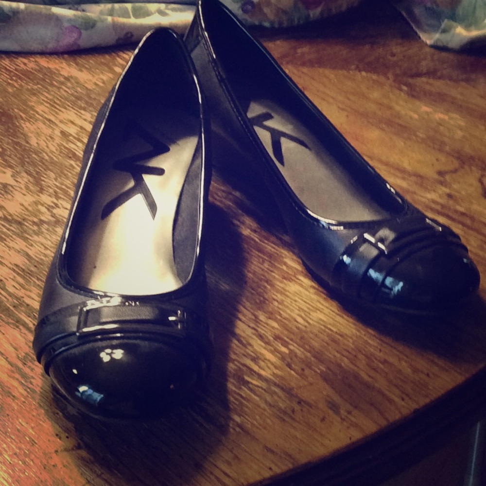 9.5 black heeled shoe